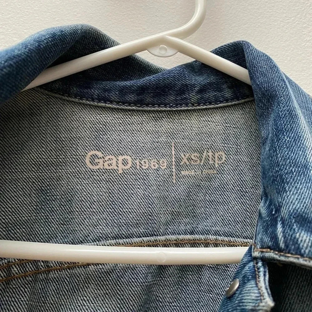 GAP - Icon Denim Jacket in Saddle Blue - Picture 8 of 8
